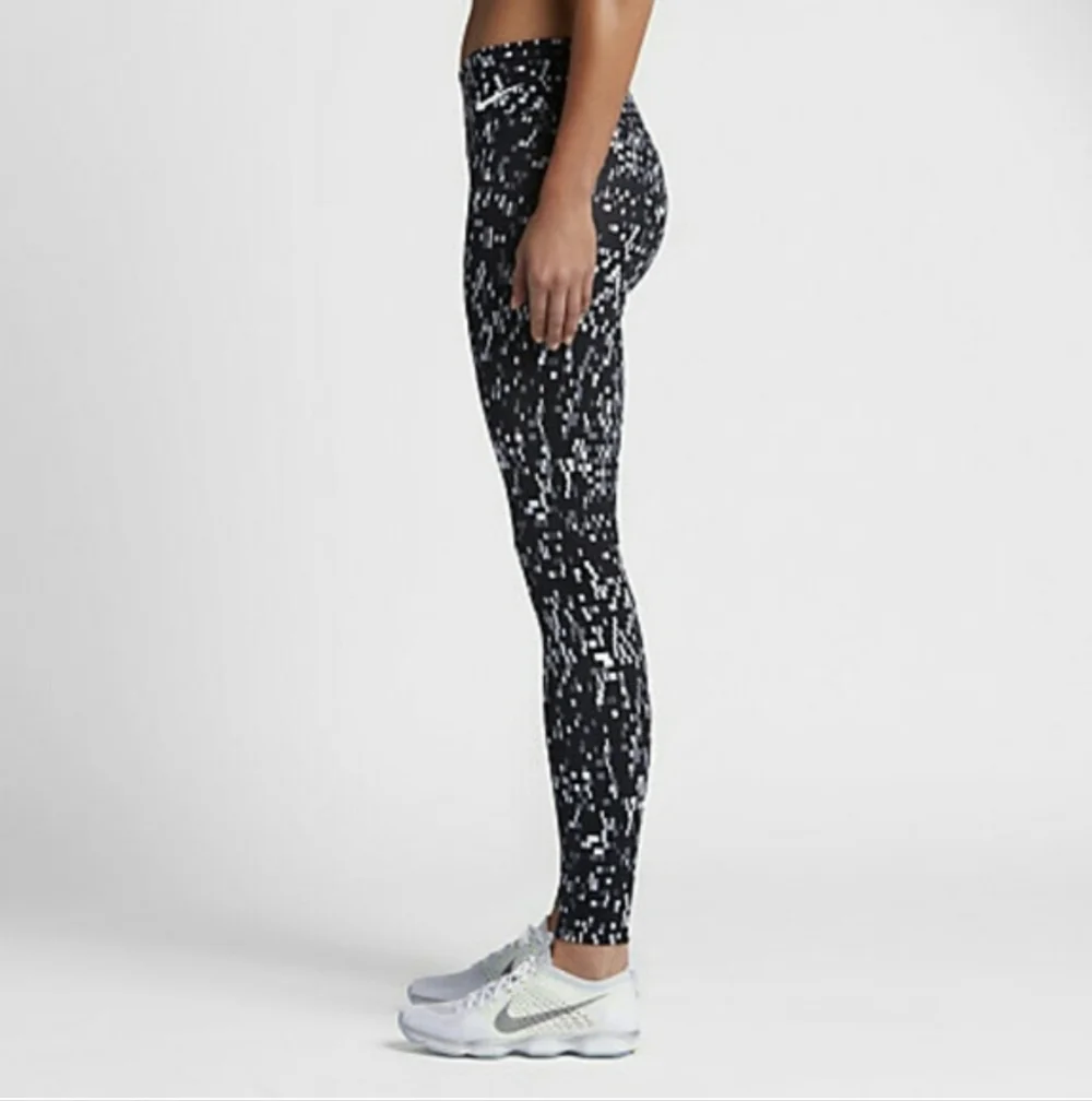NEW Nike Legendary Tight Leggings digital Camo Speckled